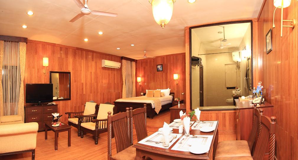 The Ashok Beach Resort Puducherry Buitenkant foto