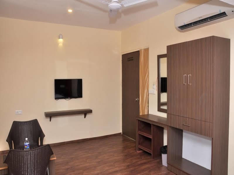 The Ashok Beach Resort Puducherry Buitenkant foto